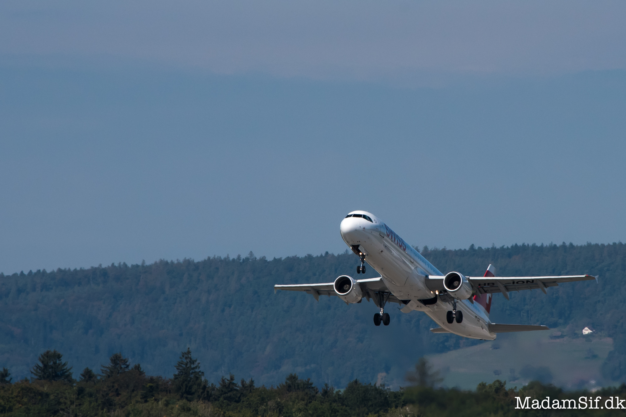 HB-ION fra Swiss. Et artigt fly.