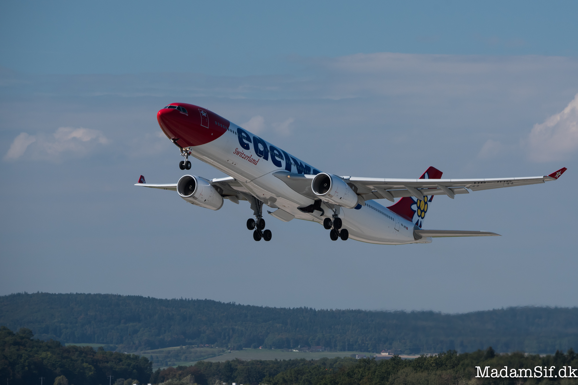 Edelweiss er en alpeblomst, der er mere sjælden end køn. Men det er også et flyselskab.